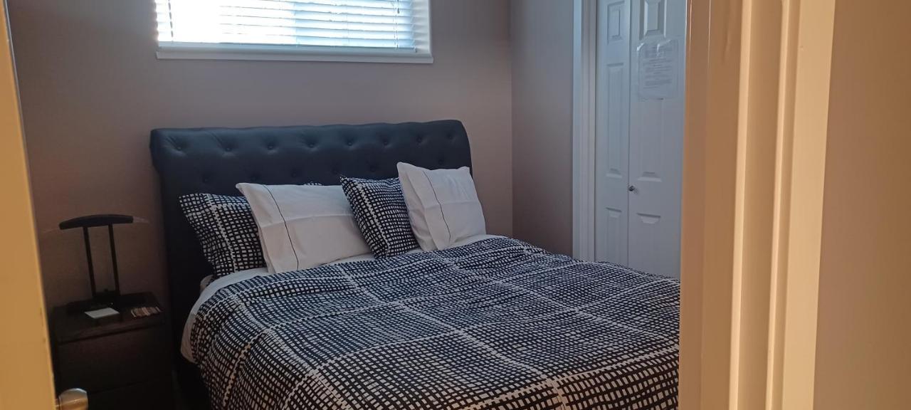 680 Sq Ft Private Space With Ensuite Bathroom YYC Exterior foto